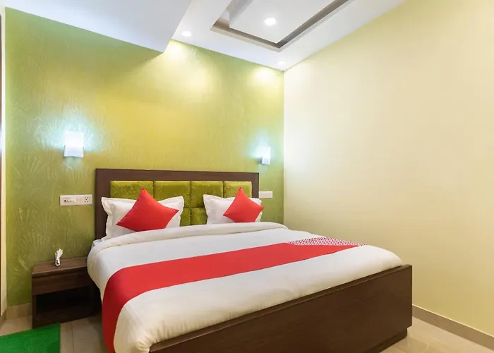 Hotel O Red Stone New Delhi